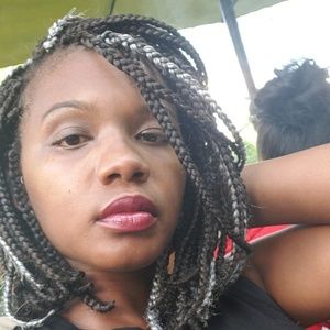 Meet your Posher, Mikaeala